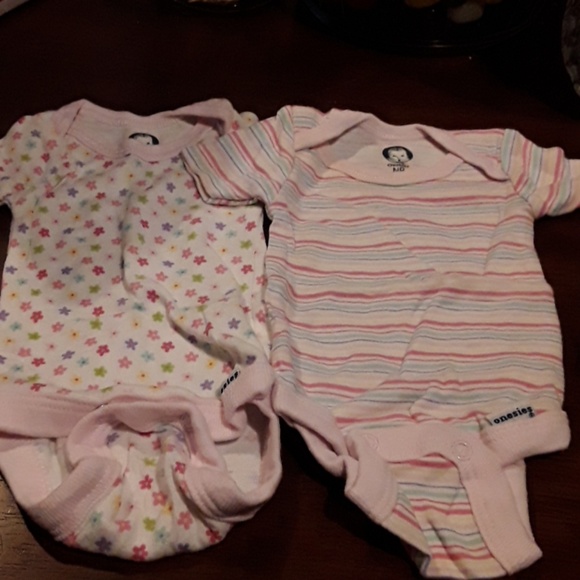 Gerber Other - 2- NEWBORN  BABY ONESIES.
